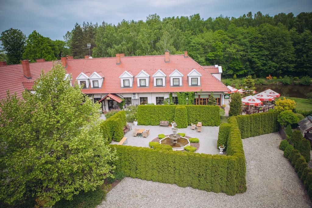 Hubertus Aparthotel & Restaurant & Horse Club Starogard Gdański Rum bild