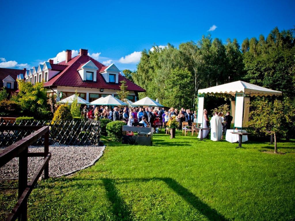 Hubertus Aparthotel & Restaurant & Horse Club Starogard Gdański Exteriör bild
