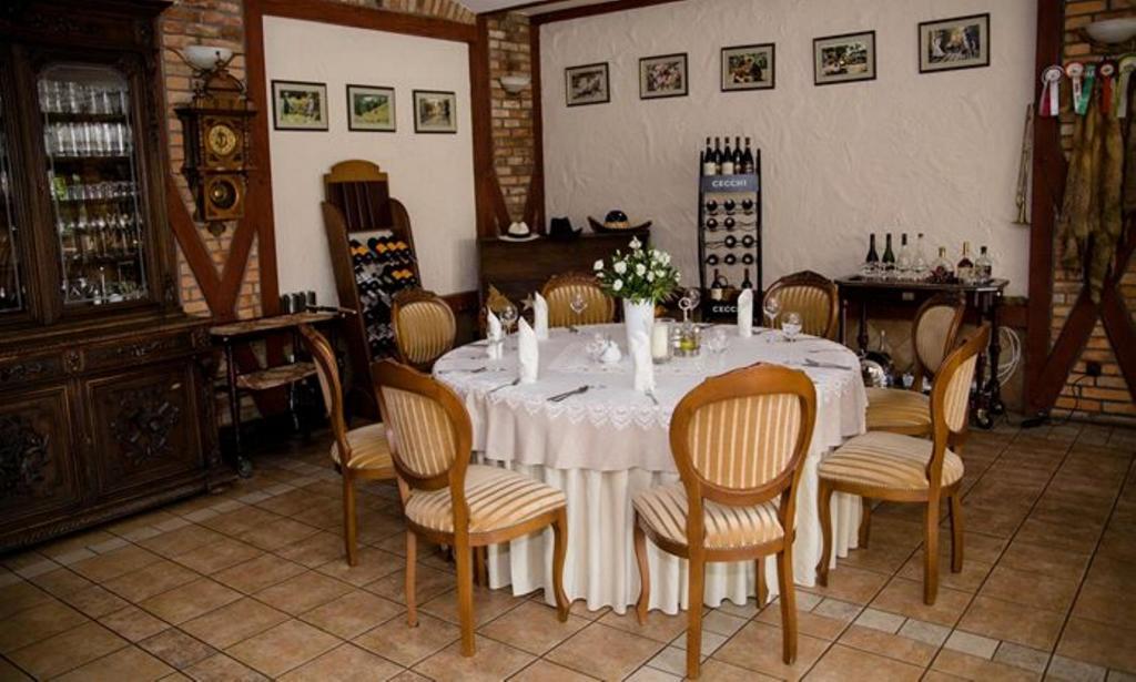 Hubertus Aparthotel & Restaurant & Horse Club Starogard Gdański Exteriör bild