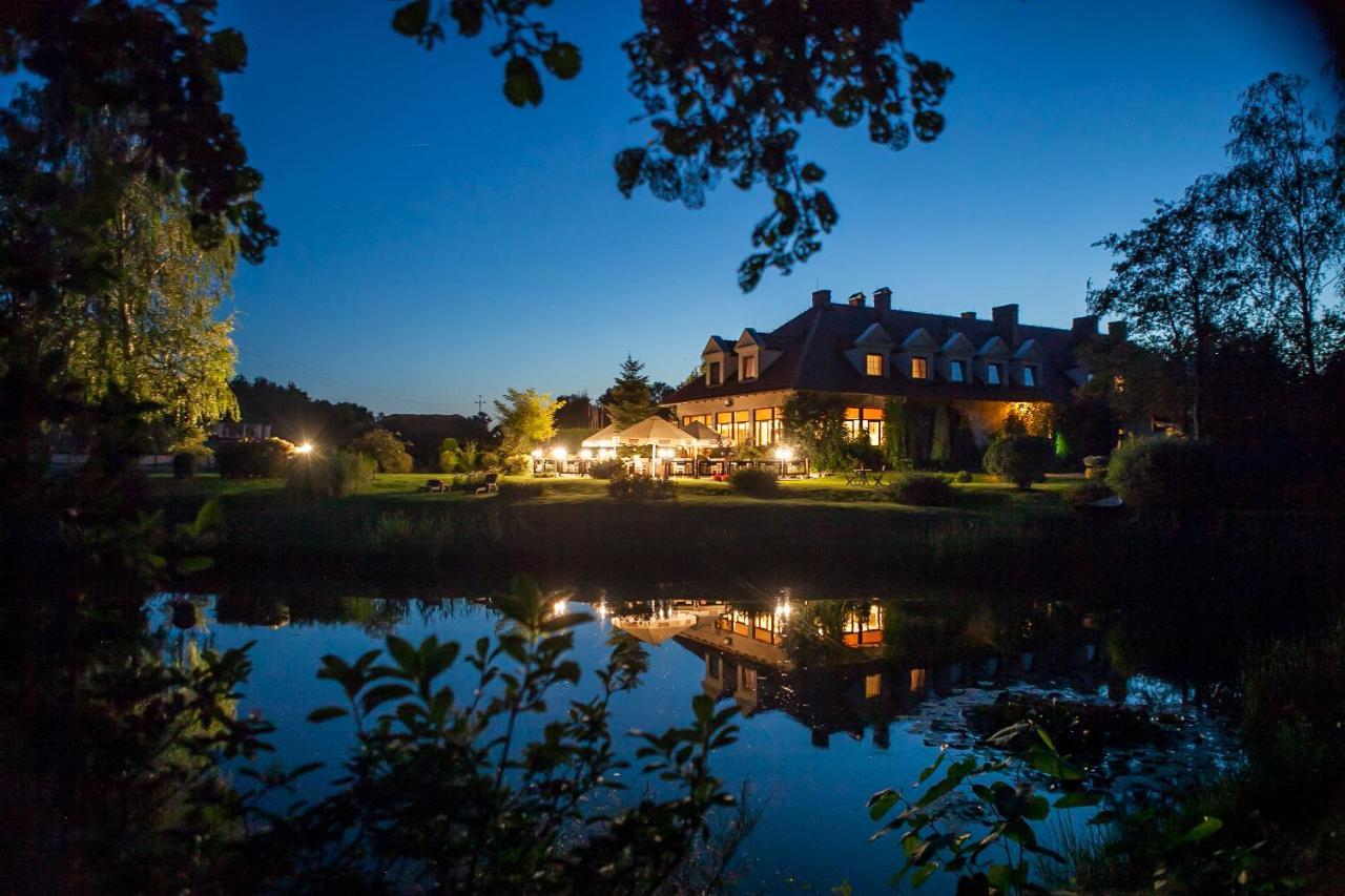 Hubertus Aparthotel & Restaurant & Horse Club Starogard Gdański Exteriör bild